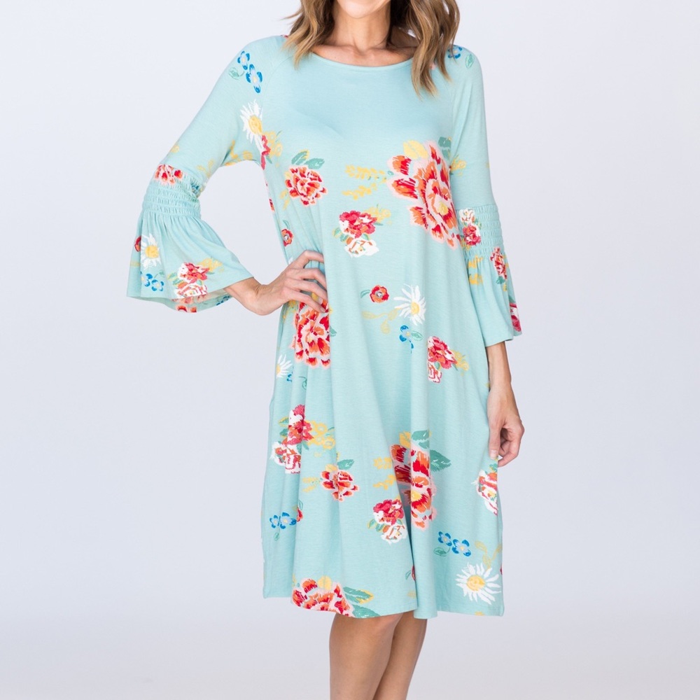 Like NEW A&D Walker Bloom Dress